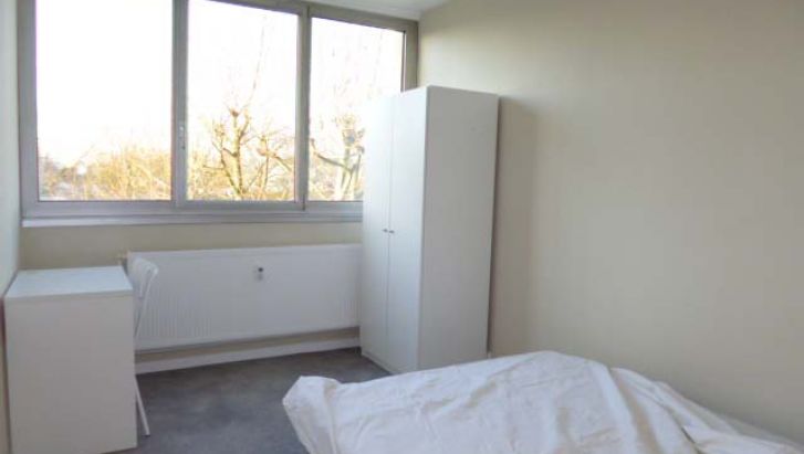 Chambre meublée