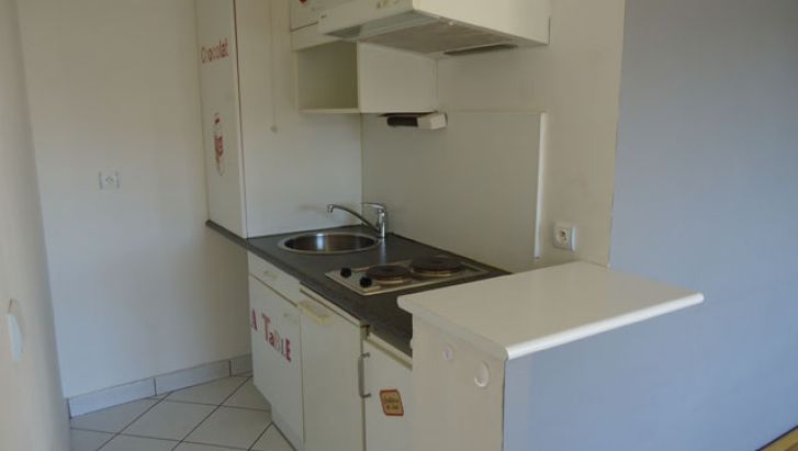STUDIO IDÉALEMENT PLACÉ