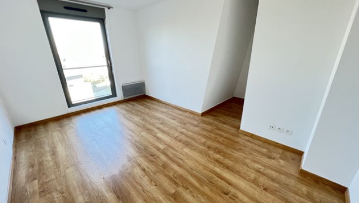 DERNIERE ETAGE RARE