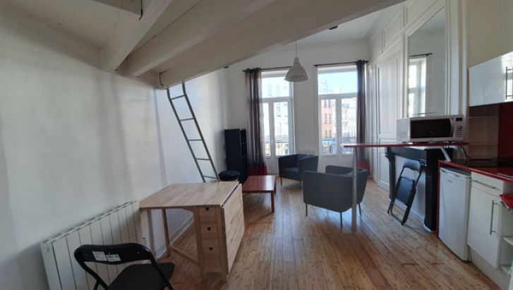 Studio meublé avec mezzanine proche Solférino