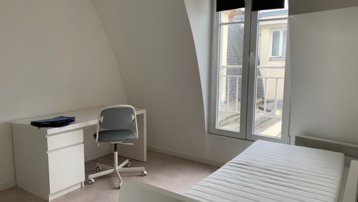 STUDIO meublé proche République Beaux Arts