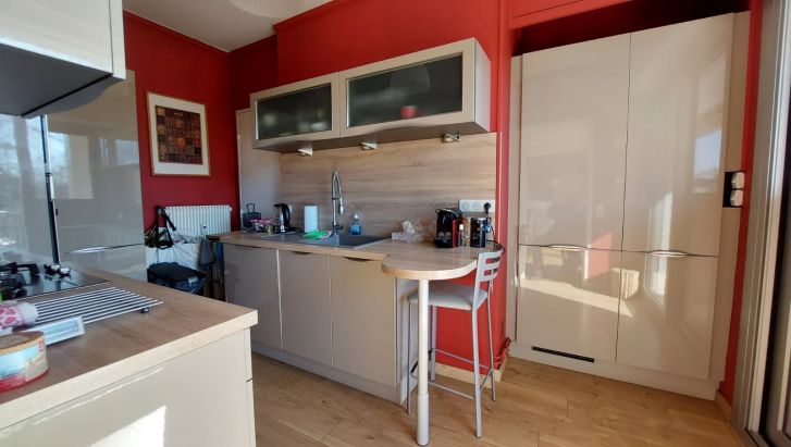 Appartement 2 chambres au pied du tram avec cave et garage