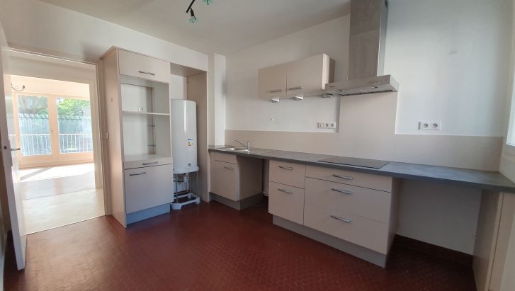 T3 LAMBERSART AVEC BALCON ET GARAGE