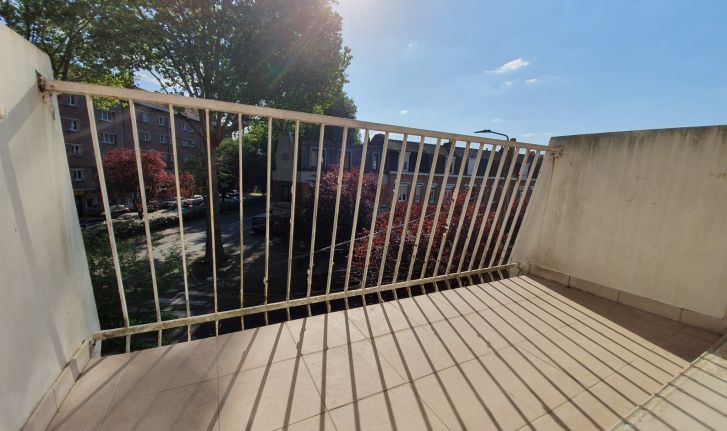 T3 LAMBERSART AVEC BALCON ET GARAGE