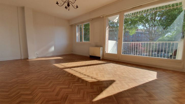 T3 LAMBERSART AVEC BALCON ET GARAGE