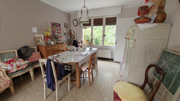 MAISON A RENOVER AVEC MAGNIFIQUE JARDIN