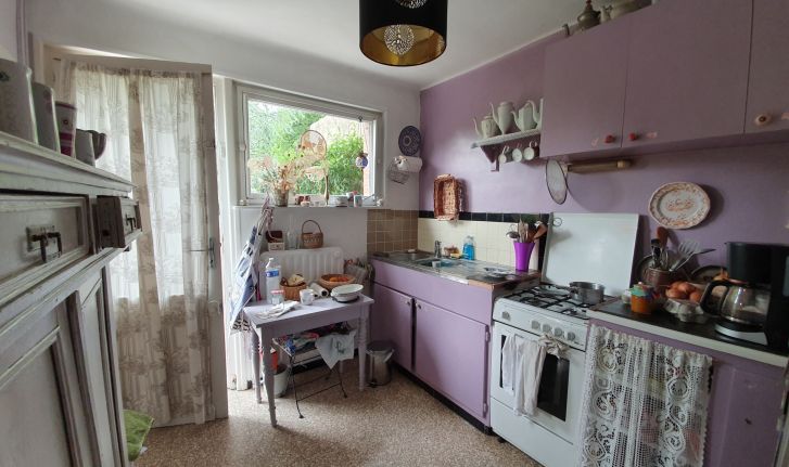 MAISON A RENOVER AVEC MAGNIFIQUE JARDIN