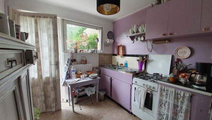 MAISON A RENOVER AVEC MAGNIFIQUE JARDIN