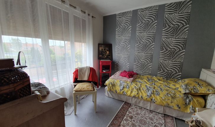 MAISON A RENOVER AVEC MAGNIFIQUE JARDIN