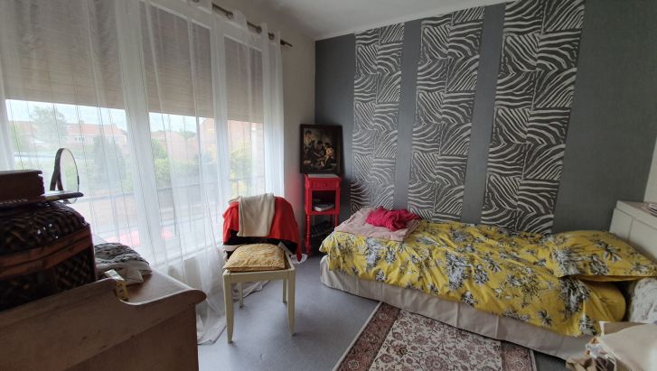 MAISON A RENOVER AVEC MAGNIFIQUE JARDIN