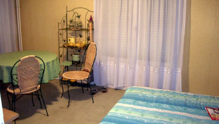 PETITE RESIDENCE