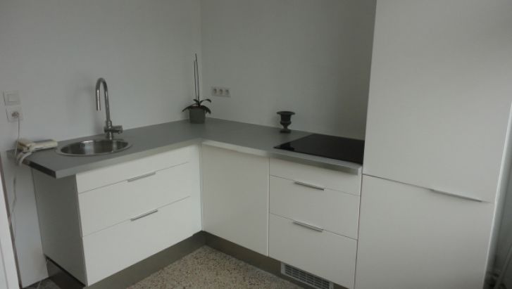 EMPLACEMENT TOP