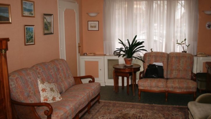 JOLIE MAISON